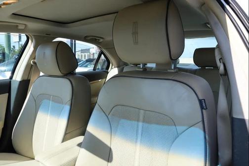 White Platinum Metallic Tri-Coat 2011 Lincoln MKZ Base