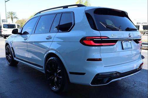 2023 BMW X7 xDrive40i