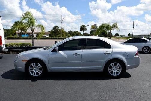 Photo 4 of 32 of 2006 Ford Fusion SEL