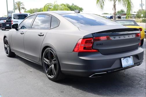 Crystal White Metallic 2020 Volvo S90 T6 R-Design