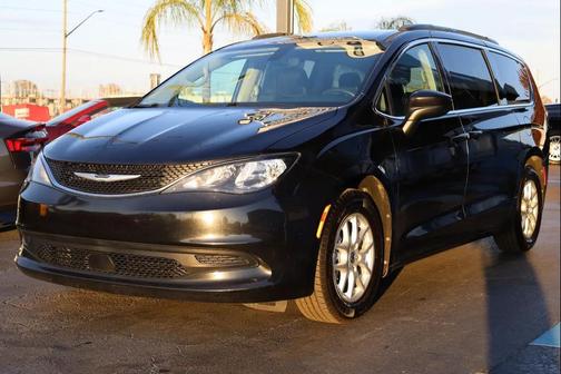 2021 Chrysler Voyager LXI