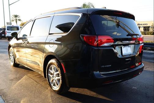 2021 Chrysler Voyager LXI