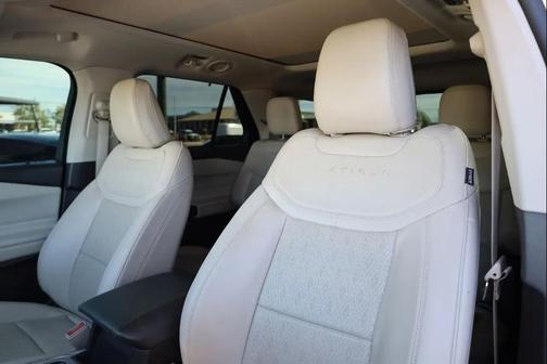 Star White Metallic Tri-Coat 2021 Ford Explorer Platinum