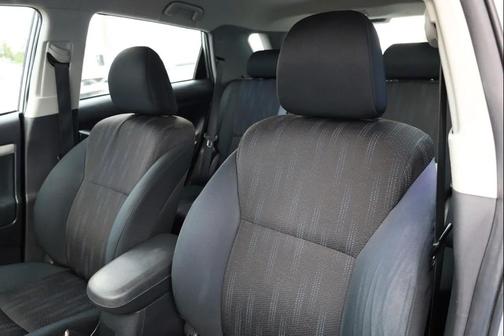 Classic Silver Metallic 2011 Toyota Matrix Base