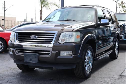Gray 2008 Ford Explorer Limited