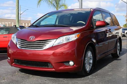 Salsa Red Pearl 2011 Toyota Sienna XLE