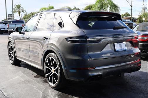 2022 Porsche Cayenne GTS