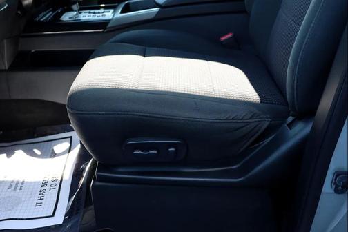 2014 Nissan Titan SV
