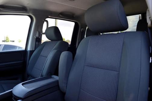 2014 Nissan Titan SV