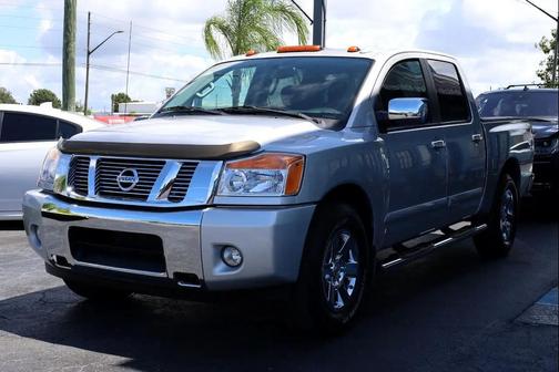 2014 Nissan Titan SV