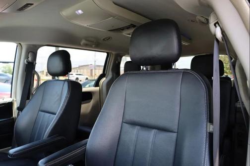 Bright White Clearcoat 2014 Chrysler Town & Country Touring