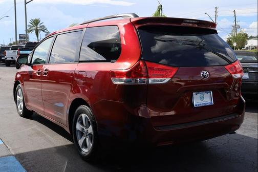 2014 Toyota Sienna LE