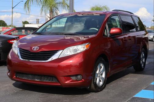 2014 Toyota Sienna LE