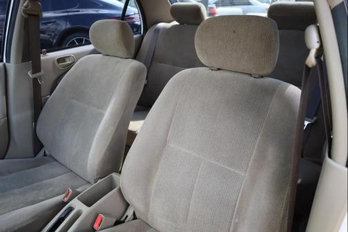 Super White 2002 Toyota Corolla CE