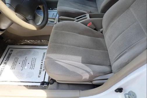 Super White 2002 Toyota Corolla CE