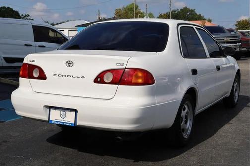 Super White 2002 Toyota Corolla CE