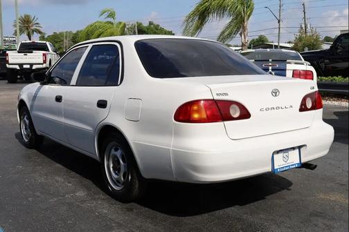Super White 2002 Toyota Corolla CE