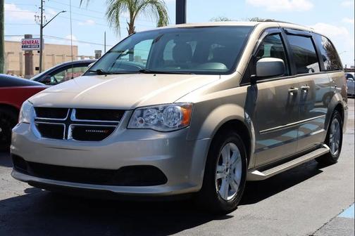 Gold 2012 Dodge Grand Caravan SXT