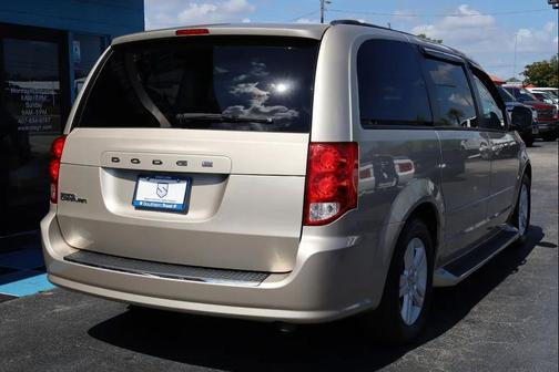 Gold 2012 Dodge Grand Caravan SXT