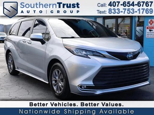 2023 Toyota Sienna XLE