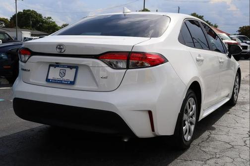 Ice Cap 2024 Toyota Corolla LE