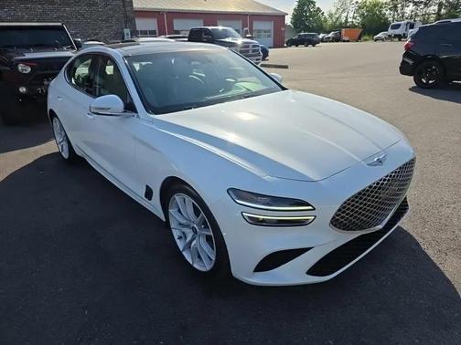 Uyuni White 2022 Genesis G70 2.0T AWD