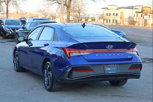 2025 Hyundai ELANTRA HEV SEL Sport
