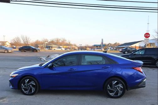 2025 Hyundai ELANTRA HEV SEL Sport