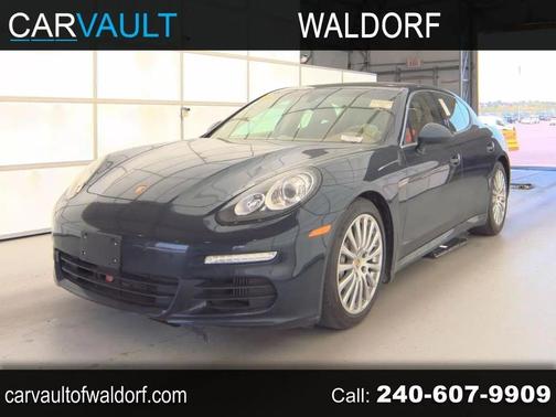 Dark Blue Metallic 2014 Porsche Panamera 4