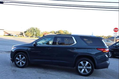 GRAY 2018 Chevrolet Traverse LT Leather