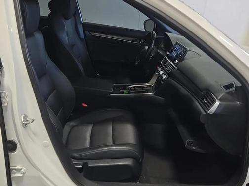 Platinum White Pearl 2020 Honda Accord Sport 2.0T