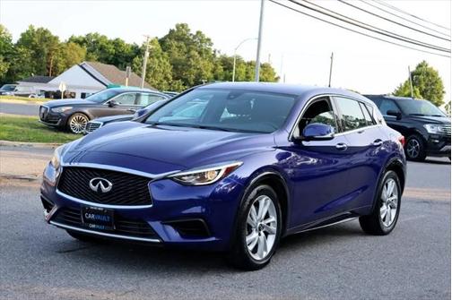 2017 INFINITI QX30 Luxury AWD