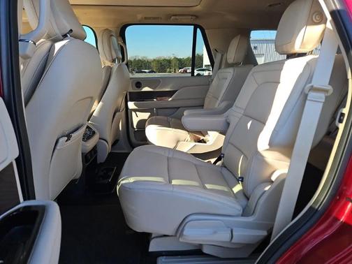 2019 Lincoln Navigator Select