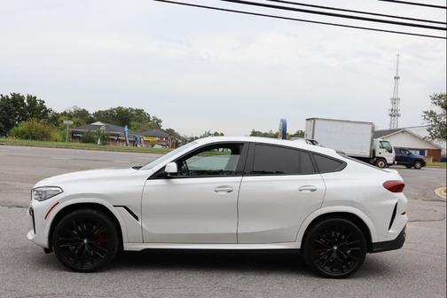 2021 BMW X6 M50i