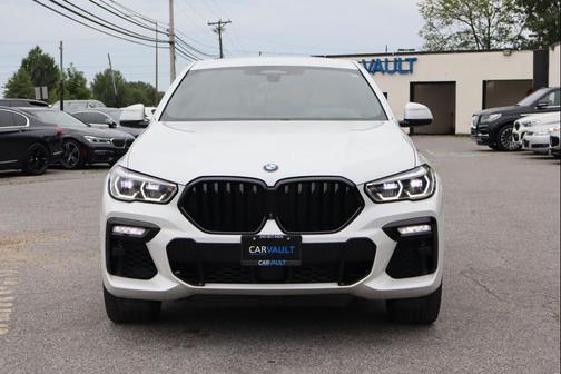 2021 BMW X6 M50i