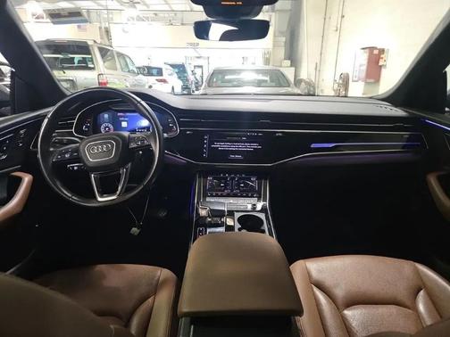 Daytona Gray Pearl Effect 2020 Audi Q8 55 Premium Plus