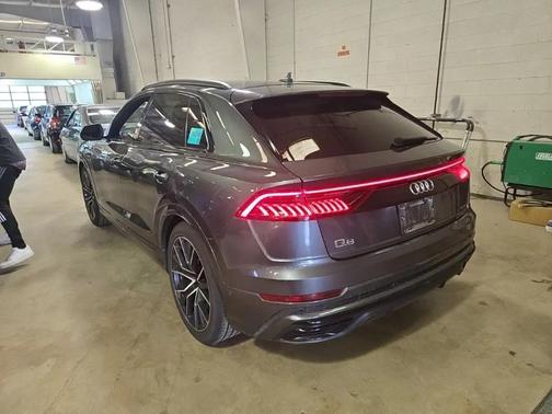 Daytona Gray Pearl Effect 2020 Audi Q8 55 Premium Plus
