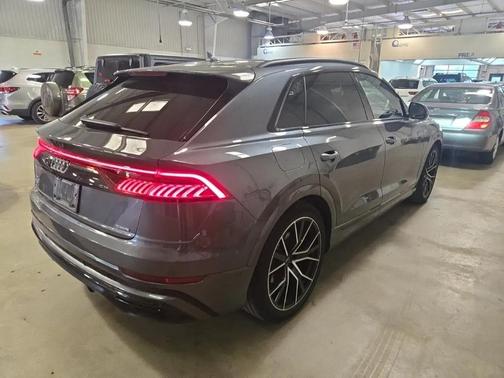Daytona Gray Pearl Effect 2020 Audi Q8 55 Premium Plus