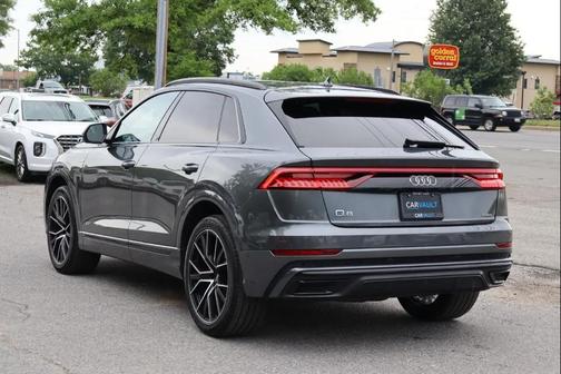 Daytona Gray Pearl Effect 2020 Audi Q8 55 Premium Plus