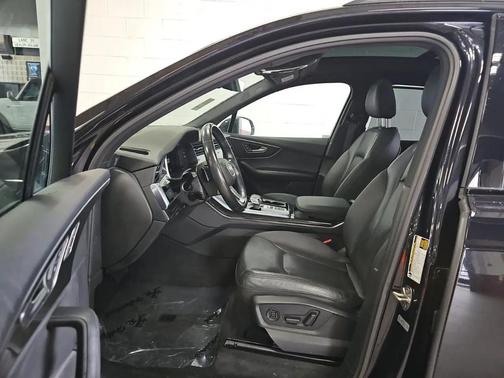 Orca Black Metallic 2021 Audi Q7 55 Premium Plus