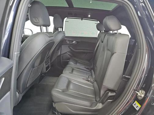 Orca Black Metallic 2021 Audi Q7 55 Premium Plus