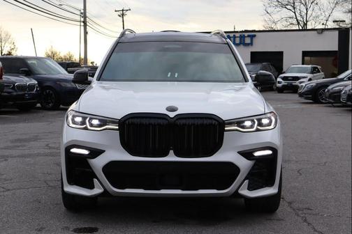 2021 BMW X7 M50i