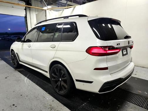 2021 BMW X7 M50i