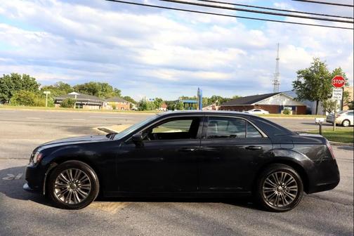 2014 Chrysler 300C John Varvatos Luxury