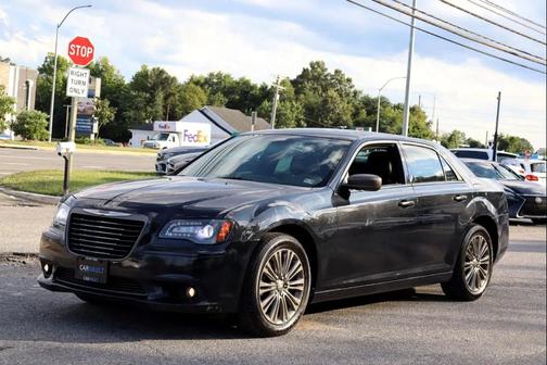 2014 Chrysler 300C John Varvatos Luxury