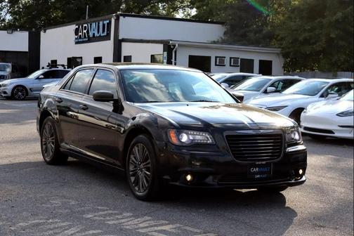 2014 Chrysler 300C John Varvatos Luxury