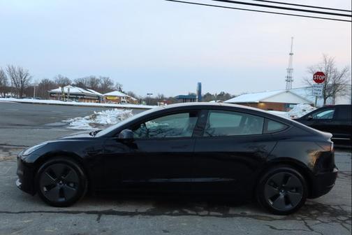 2022 Tesla Model 3 Standard Range
