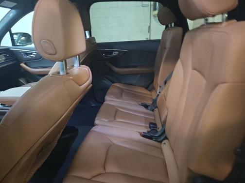 2020 Audi Q7 55 Premium Plus