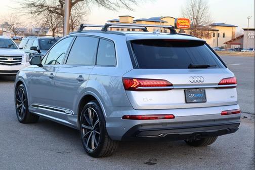 2020 Audi Q7 55 Premium Plus
