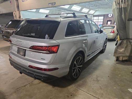 2020 Audi Q7 55 Premium Plus